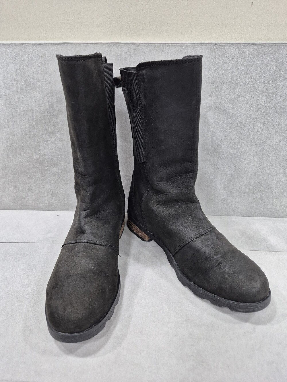 Sorel Emelie Mid Chelsea boots women's 9 black nubuck leather waterproof casual